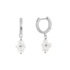 Pearl Cluster Hoop Sterling Sølv Øreringe fra byBiehl med Ferskvandsperler