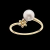 Scrouples Primavera Blomst Ring i 14 Karat Guld med Ferskvandsperle