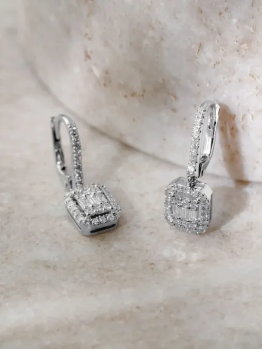 Smykkekæden 18 Karat Hvidguld Øreringe med Brillanter 0,64 Carat TW/SI